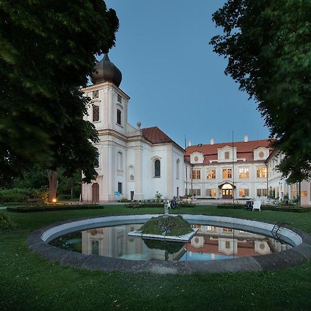 Chateau Loucen Garden Retreat Bagian luar foto