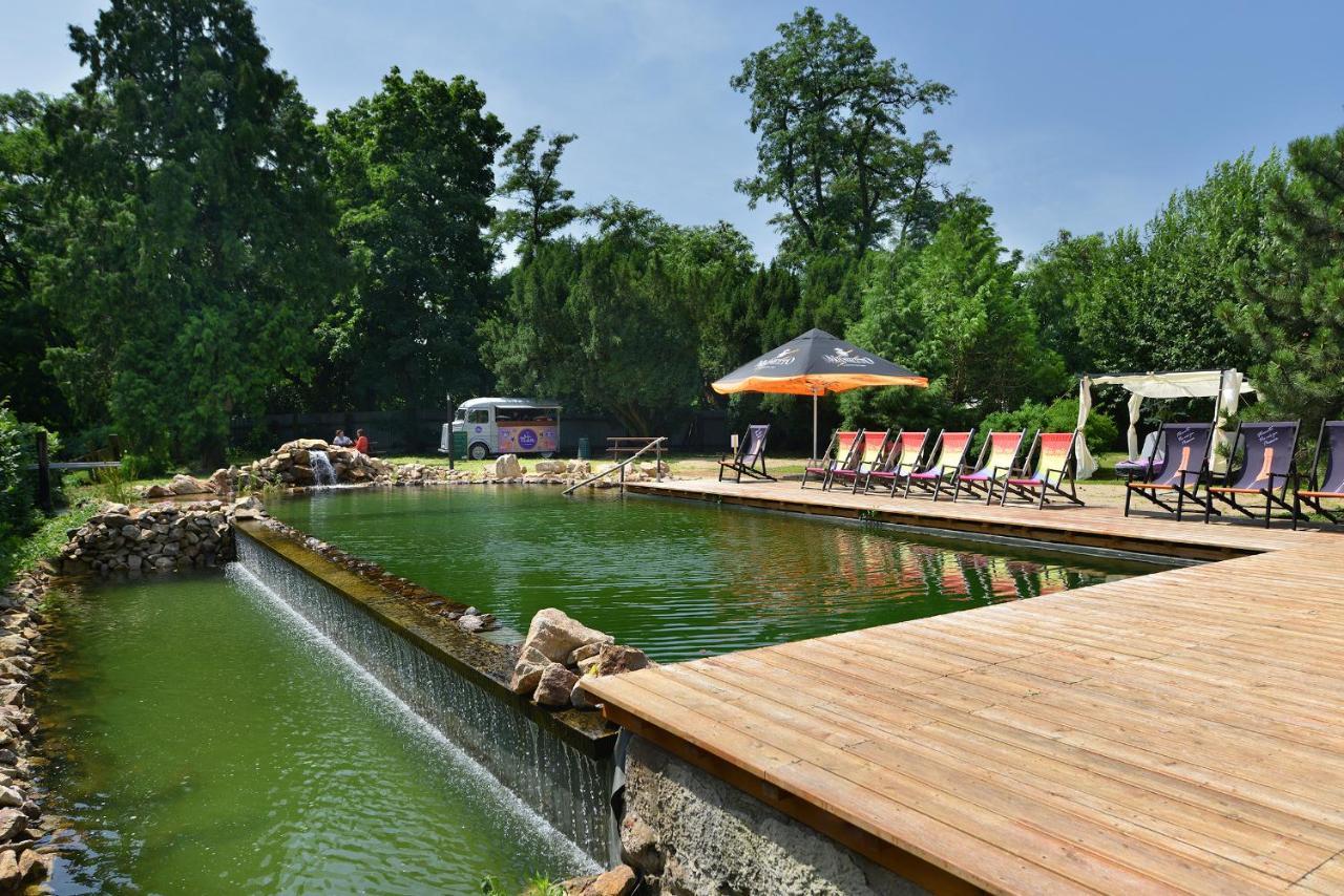 Chateau Loucen Garden Retreat Bagian luar foto