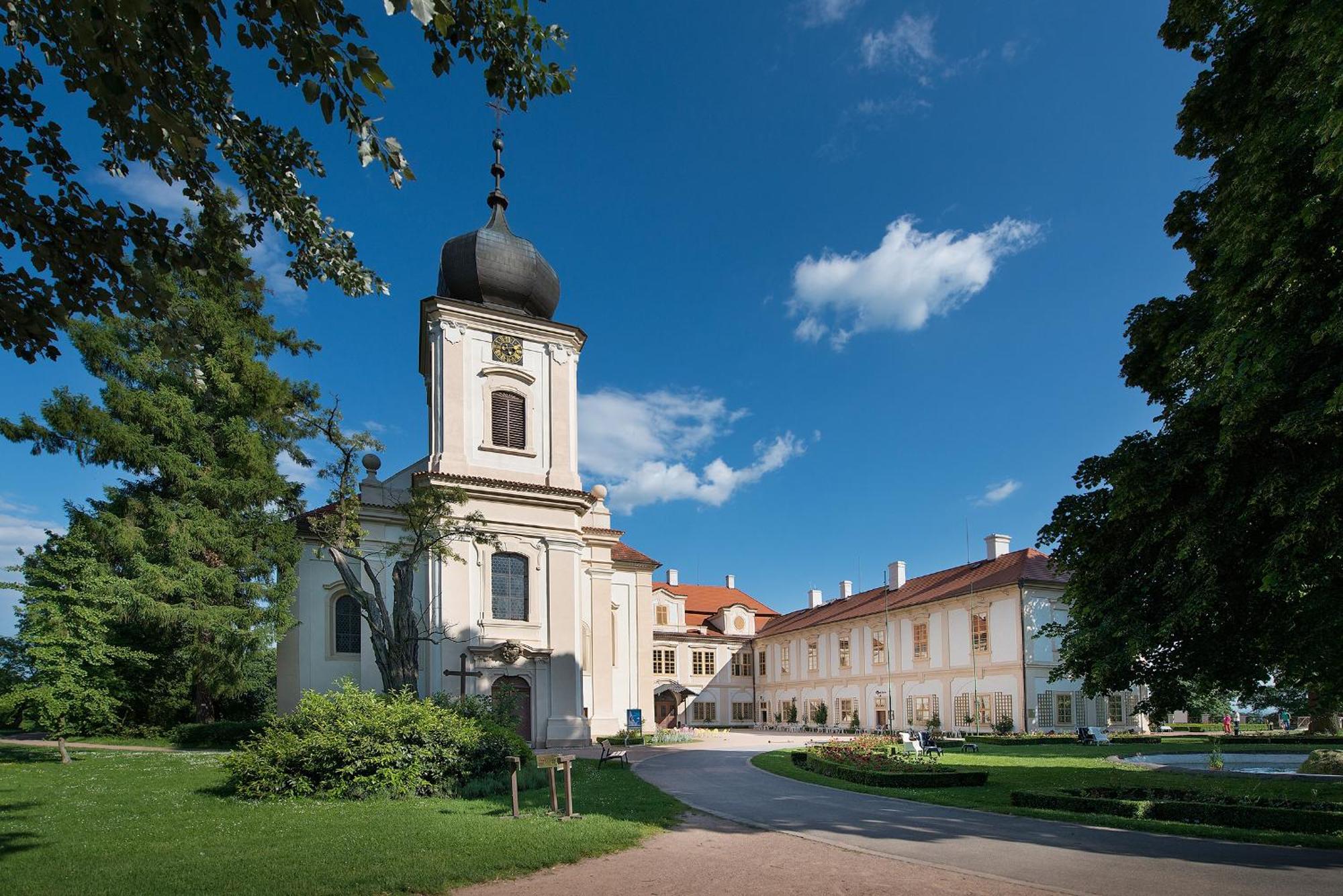 Chateau Loucen Garden Retreat Bagian luar foto
