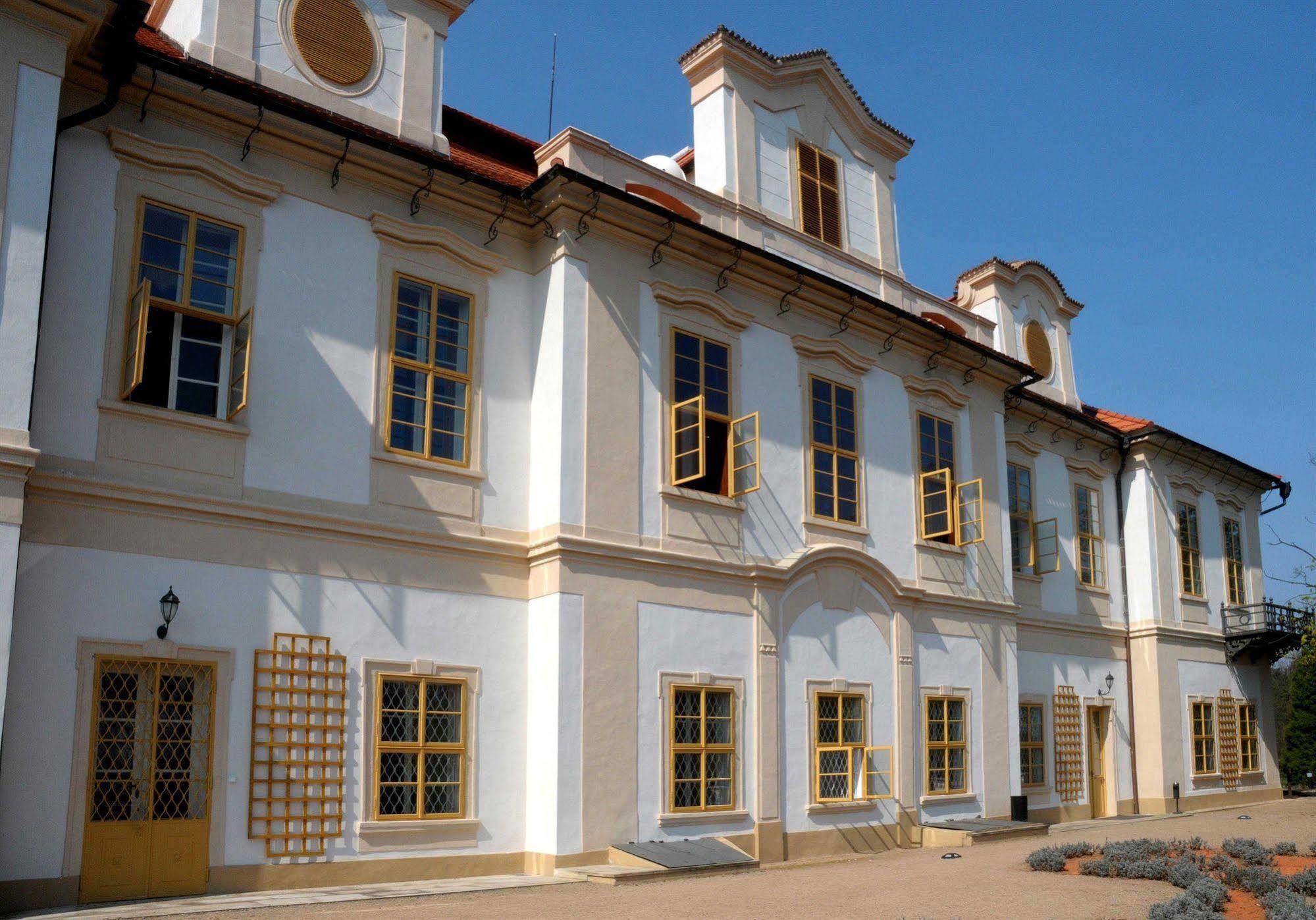 Chateau Loucen Garden Retreat Bagian luar foto