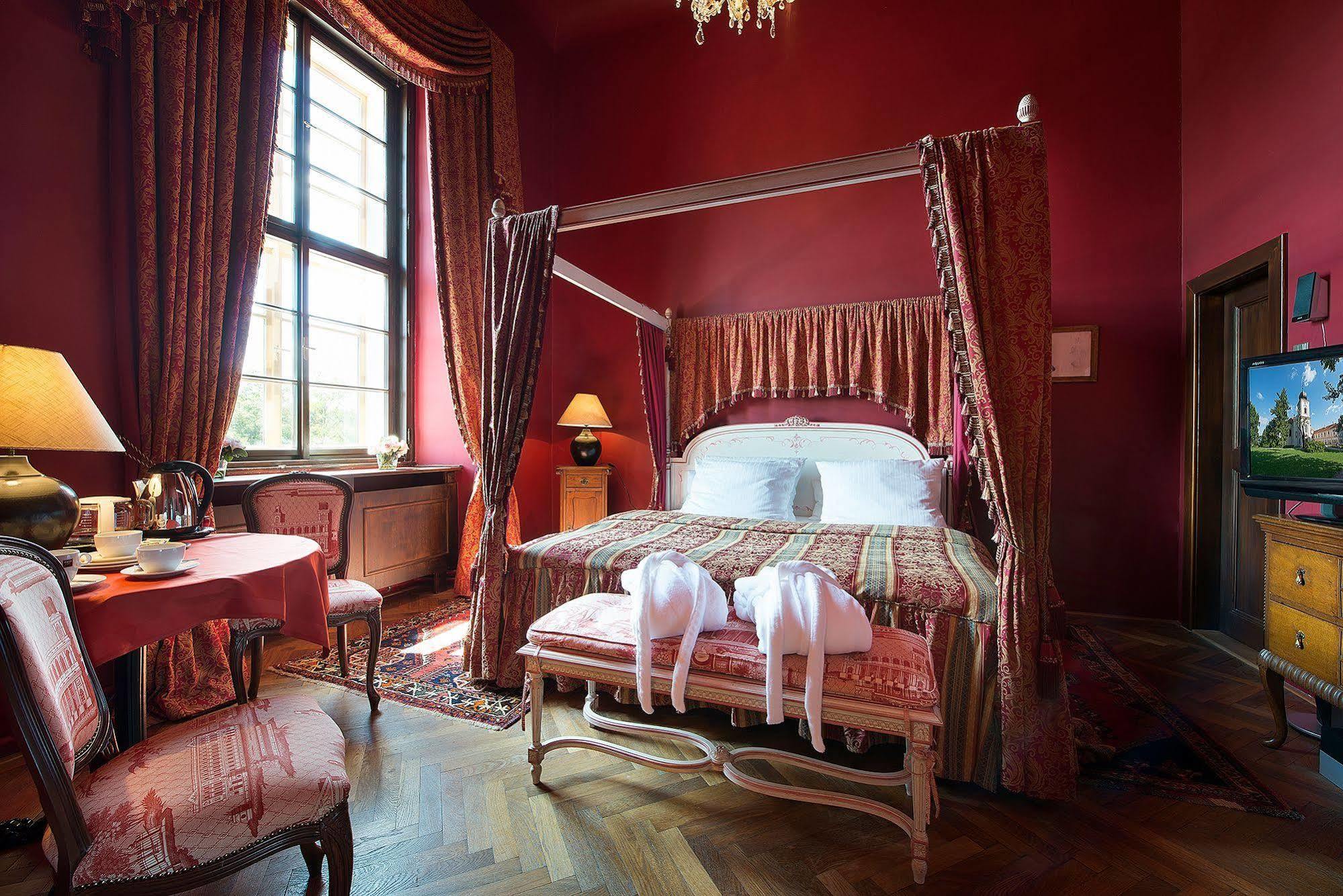 Chateau Loucen Garden Retreat Bagian luar foto