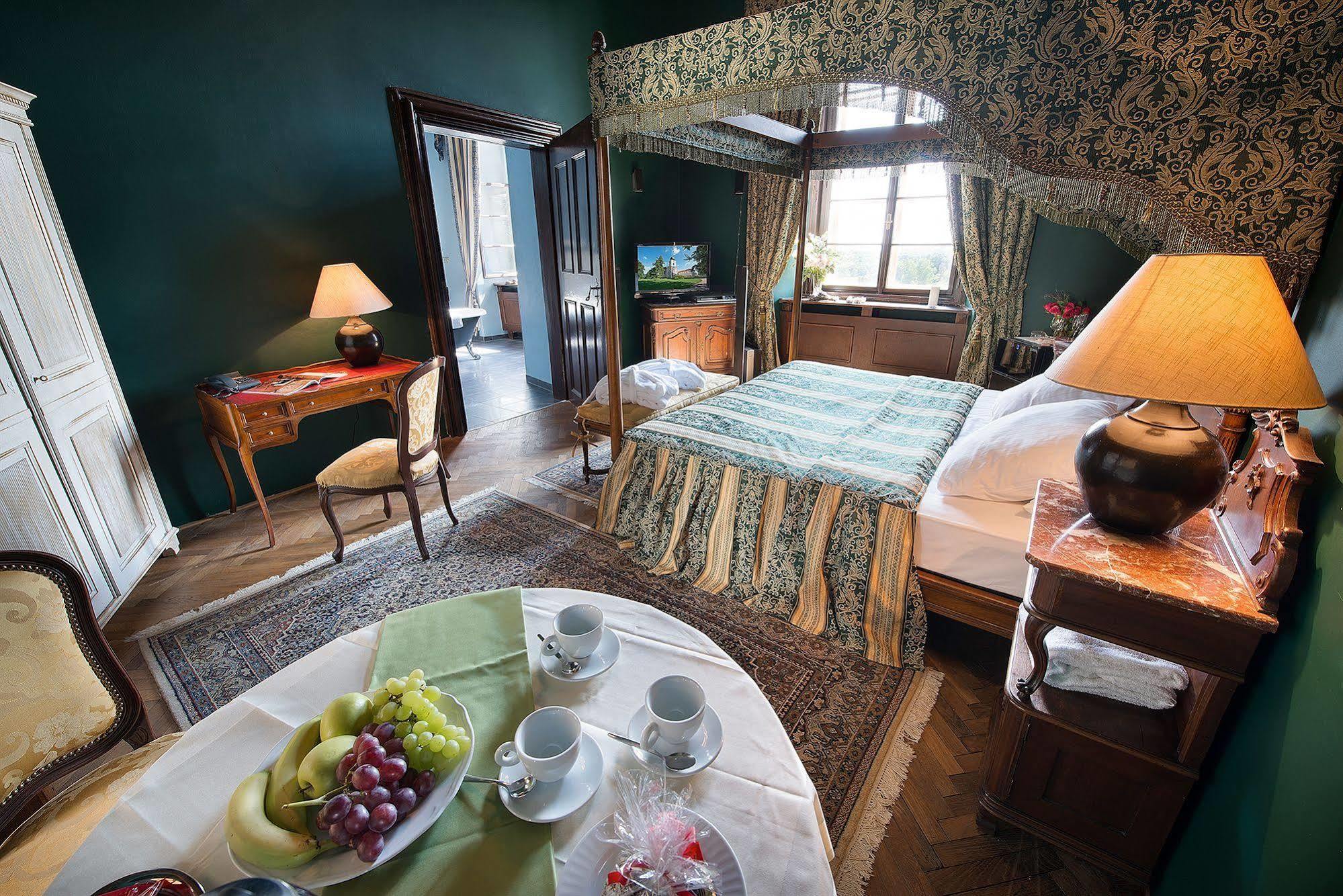 Chateau Loucen Garden Retreat Bagian luar foto